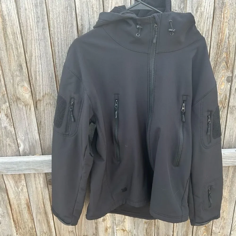 Jemehorn jacket xl zip up pockets hooded.